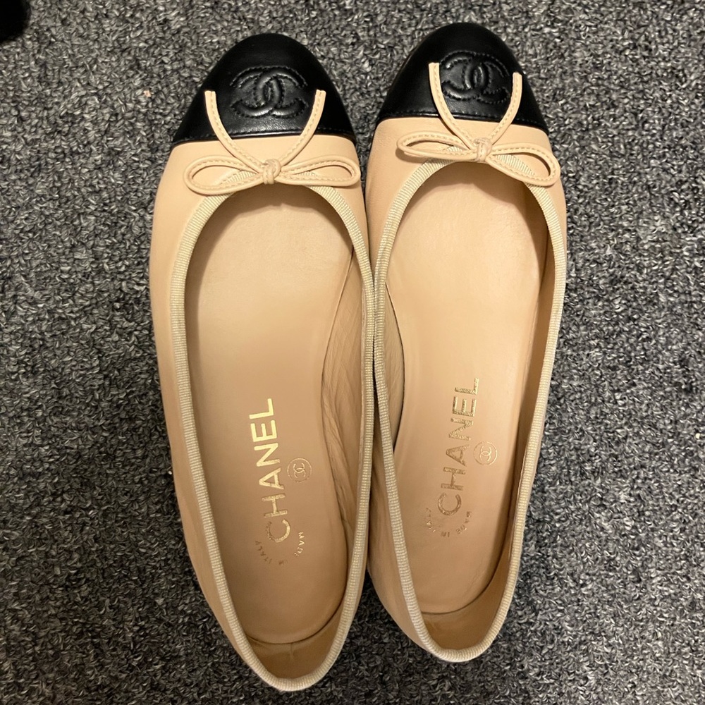 CHANEL Beige and Black Flats